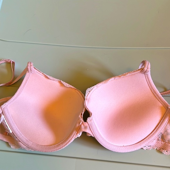 H&M Lace Bra 32C - Picture 2 of 2